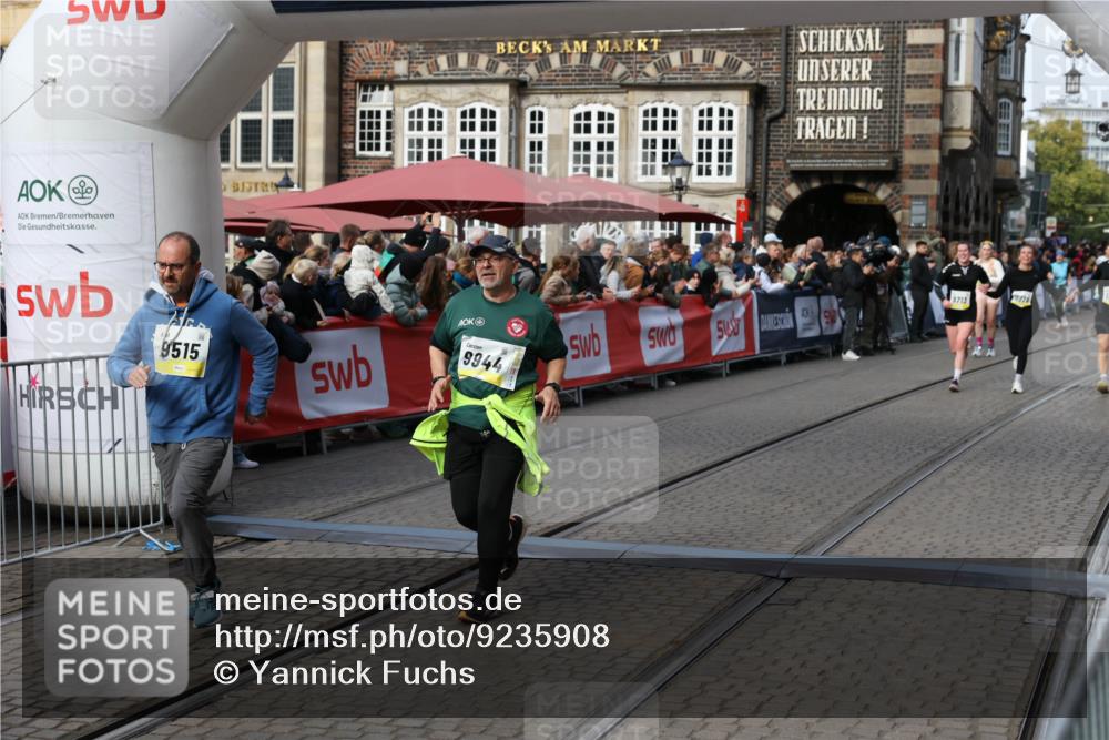 05.10.2025 - 20. swb-Marathon Bremen Yannick Fuchs http://msf.ph/oto/9235908 05.10.2025 11:05:28 Ziel 9440, 9515, 9690, 9713, 9908, 9944, 10255, 10828, 10990, 11106, 11501, 11540, 11707 meine-sportfotos.de