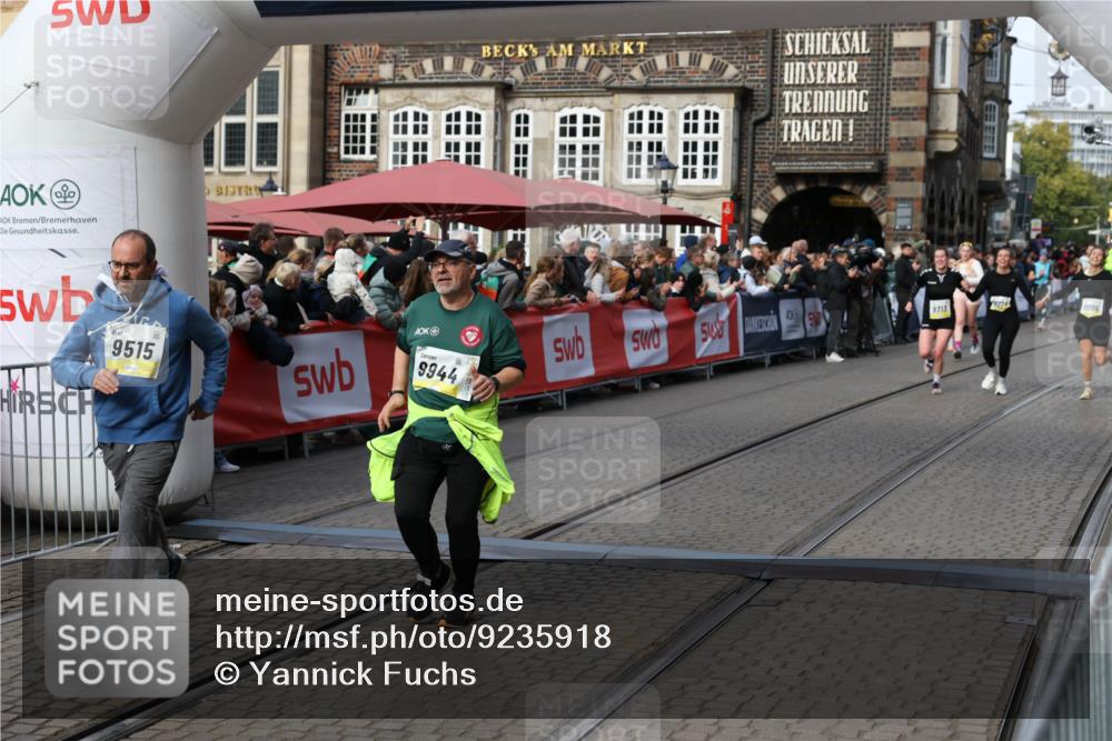 05.10.2025 - 20. swb-Marathon Bremen Yannick Fuchs http://msf.ph/oto/9235918 05.10.2025 11:05:28 Ziel 9440, 9515, 9690, 9713, 9908, 9944, 10255, 10828, 10990, 11106, 11501, 11540, 11707 meine-sportfotos.de