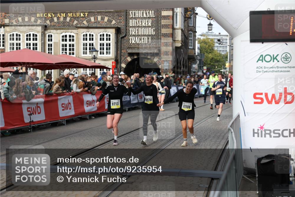 05.10.2025 - 20. swb-Marathon Bremen Yannick Fuchs http://msf.ph/oto/9235954 05.10.2025 11:05:30 Ziel 9515, 9690, 9713, 9908, 9944, 10828, 11064, 11106, 11501, 11540 meine-sportfotos.de