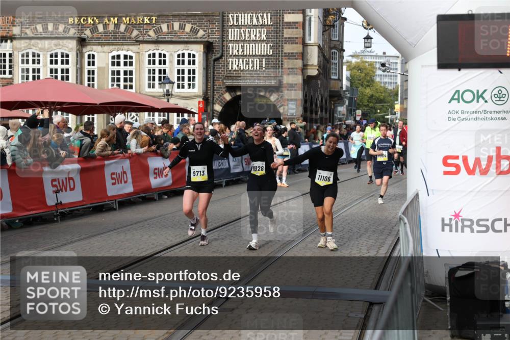 05.10.2025 - 20. swb-Marathon Bremen Yannick Fuchs http://msf.ph/oto/9235958 05.10.2025 11:05:30 Ziel 9515, 9690, 9713, 9908, 9944, 10828, 11064, 11106, 11501, 11540 meine-sportfotos.de