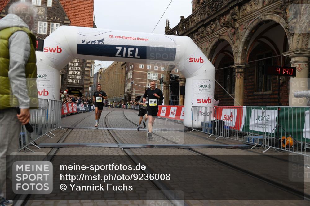 05.10.2025 - 20. swb-Marathon Bremen Yannick Fuchs http://msf.ph/oto/9236008 05.10.2025 10:37:36 Ziel 9586, 10358, 11021 meine-sportfotos.de