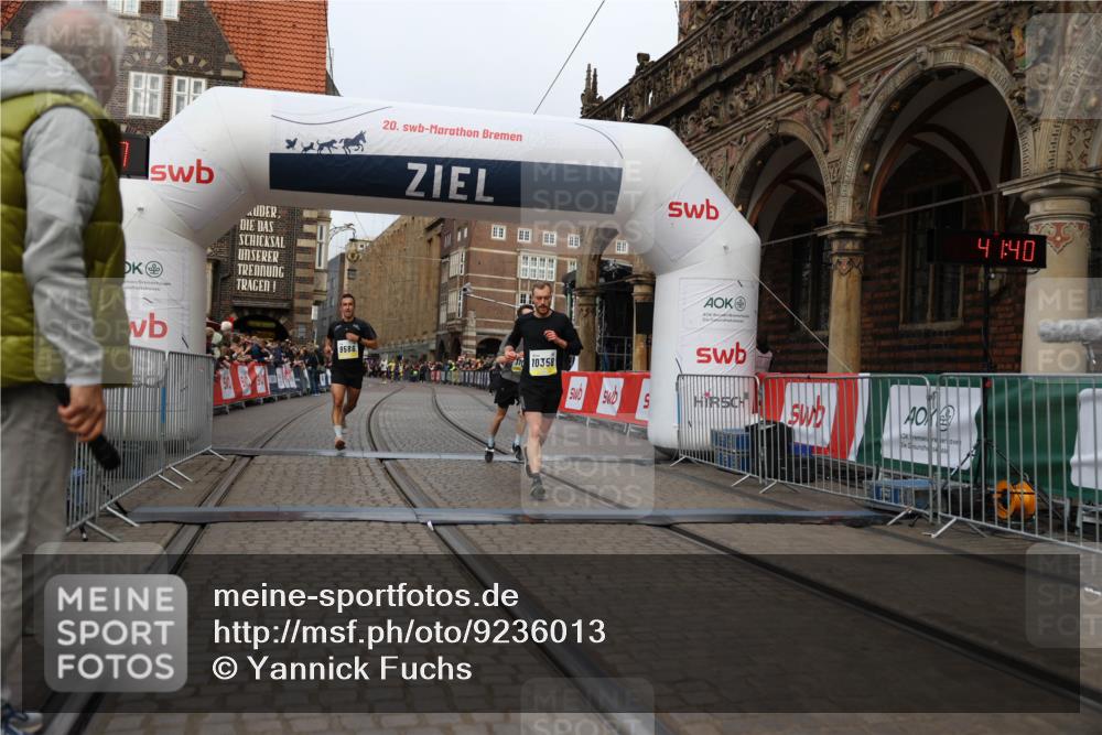 05.10.2025 - 20. swb-Marathon Bremen Yannick Fuchs http://msf.ph/oto/9236013 05.10.2025 10:37:36 Ziel 9586, 10358, 11021 meine-sportfotos.de