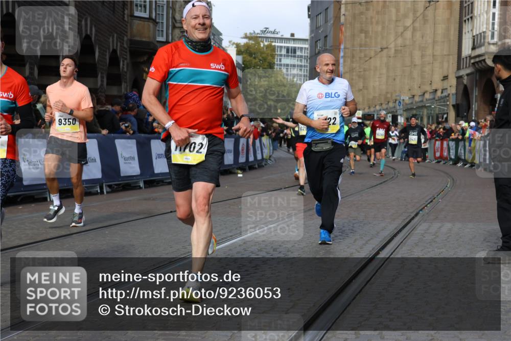 05.10.2025 - 20. swb-Marathon Bremen Strokosch-Dieckow http://msf.ph/oto/9236053 05.10.2025 10:55:22 Ziel 9201, 9350, 9514, 9654, 9722, 9902, 9933, 10116, 10256, 10260, 10970, 11025, 11115, 11380, 11431, 11702 meine-sportfotos.de