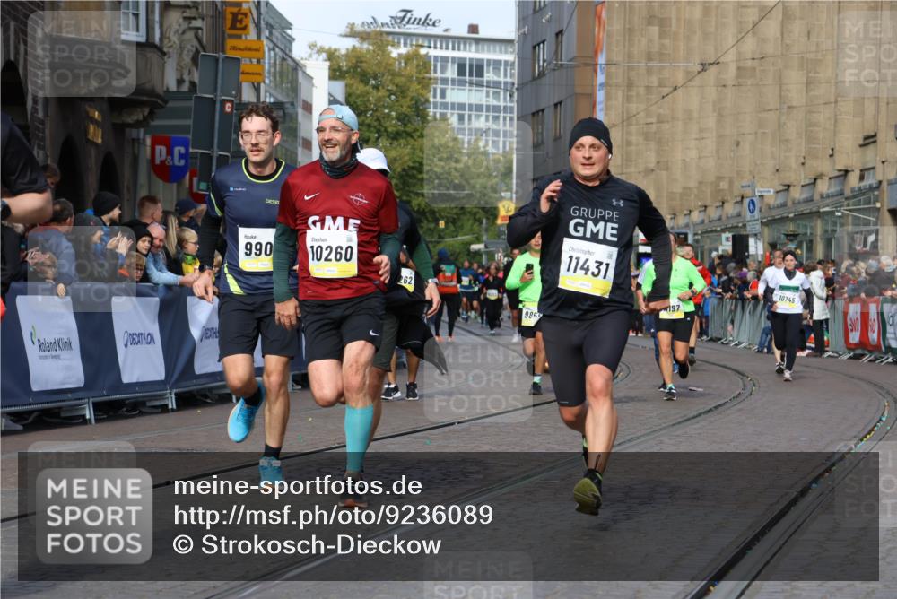 05.10.2025 - 20. swb-Marathon Bremen Strokosch-Dieckow http://msf.ph/oto/9236089 05.10.2025 10:55:26 Ziel 9722, 9856, 9902, 10111, 10256, 10260, 10262, 10745, 11025, 11197, 11380, 11431 meine-sportfotos.de