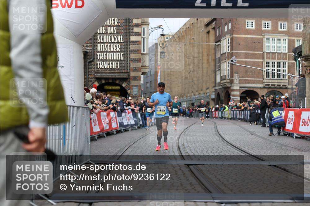 05.10.2025 - 20. swb-Marathon Bremen Yannick Fuchs http://msf.ph/oto/9236122 05.10.2025 10:38:03 Ziel 10775, 11465 meine-sportfotos.de