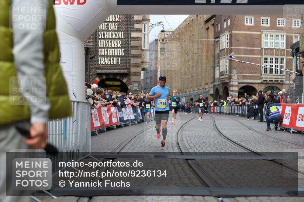 05.10.2025 - 20. swb-Marathon Bremen Yannick Fuchs http://msf.ph/oto/9236134 05.10.2025 10:38:03 Ziel 10775, 11465 meine-sportfotos.de