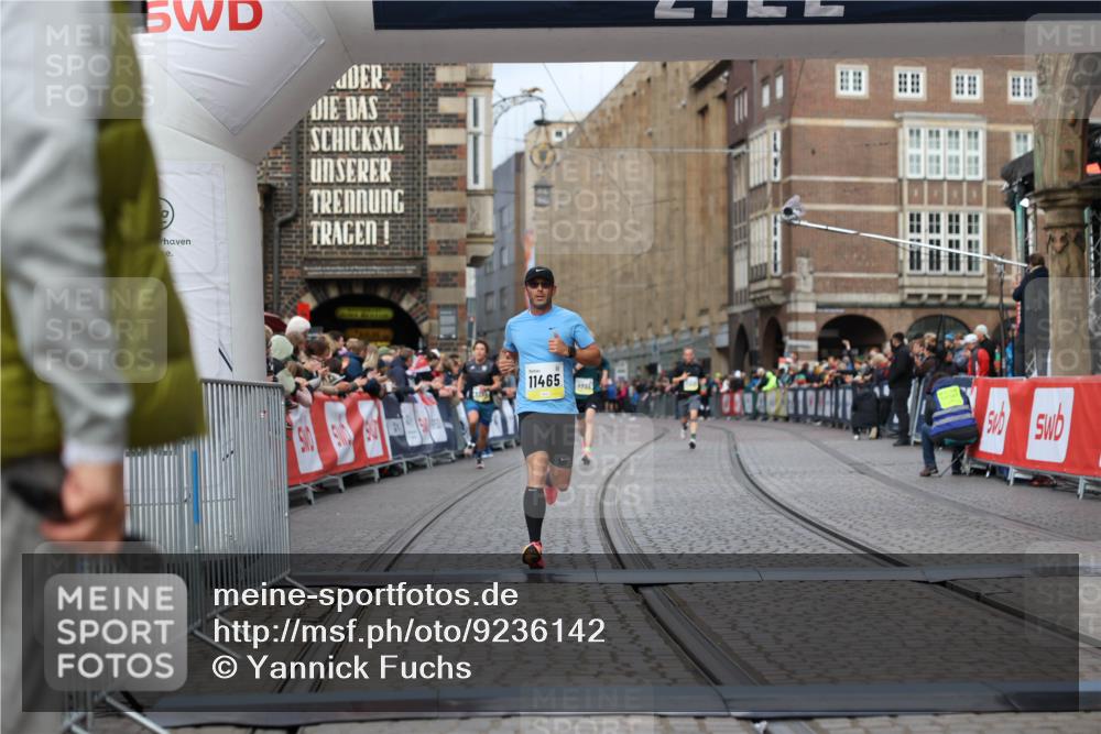 05.10.2025 - 20. swb-Marathon Bremen Yannick Fuchs http://msf.ph/oto/9236142 05.10.2025 10:38:04 Ziel 9755, 11465 meine-sportfotos.de