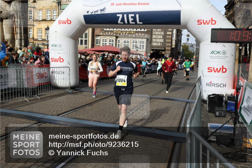 05.10.2025 - 20. swb-Marathon Bremen Yannick Fuchs http://msf.ph/oto/9236215 05.10.2025 11:05:34 Ziel 9515, 9713, 9944, 10025, 10158, 10289, 10511, 10542, 10828, 11064, 11106 meine-sportfotos.de