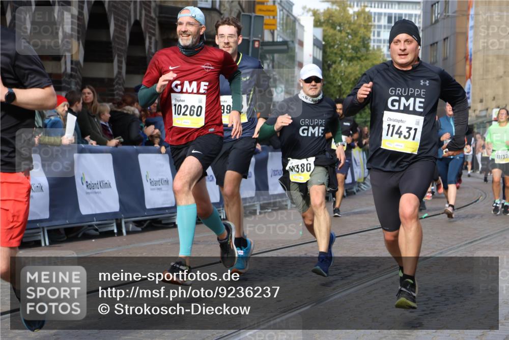 05.10.2025 - 20. swb-Marathon Bremen Strokosch-Dieckow http://msf.ph/oto/9236237 05.10.2025 10:55:26 Ziel 9722, 9856, 9902, 10111, 10256, 10260, 10262, 10745, 11025, 11197, 11380, 11431 meine-sportfotos.de