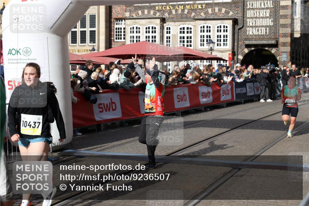 05.10.2025 - 20. swb-Marathon Bremen Yannick Fuchs http://msf.ph/oto/9236507 05.10.2025 11:05:43 Ziel 7654, 9210, 9419, 9752, 10025, 10426, 10437, 10511, 10542, 10999, 11164, 11676, 11681 meine-sportfotos.de