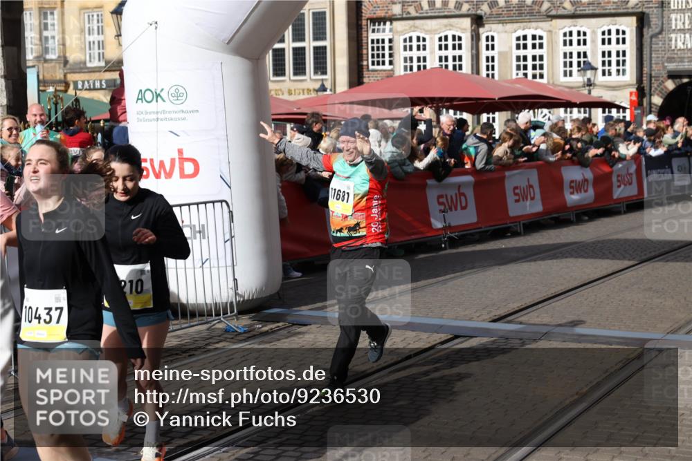 05.10.2025 - 20. swb-Marathon Bremen Yannick Fuchs http://msf.ph/oto/9236530 05.10.2025 11:05:44 Ziel 7654, 9210, 9419, 9752, 10025, 10426, 10437, 10542, 10843, 10844, 10999, 11164, 11676, 11681 meine-sportfotos.de