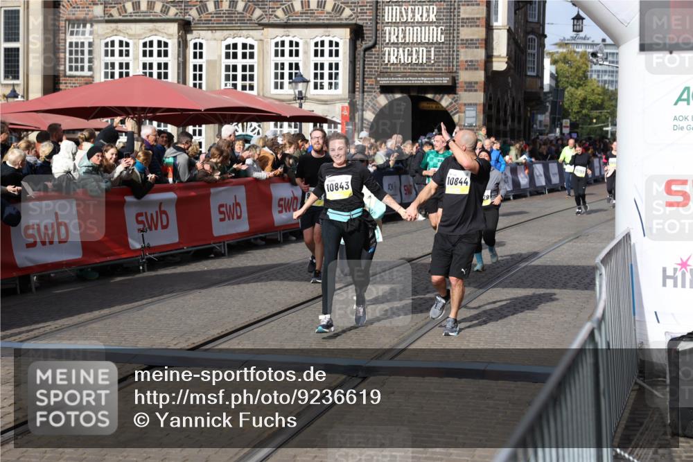 05.10.2025 - 20. swb-Marathon Bremen Yannick Fuchs http://msf.ph/oto/9236619 05.10.2025 11:05:47 Ziel 9210, 9335, 9419, 10197, 10437, 10529, 10843, 10844, 10999, 11164, 11604, 11681 meine-sportfotos.de