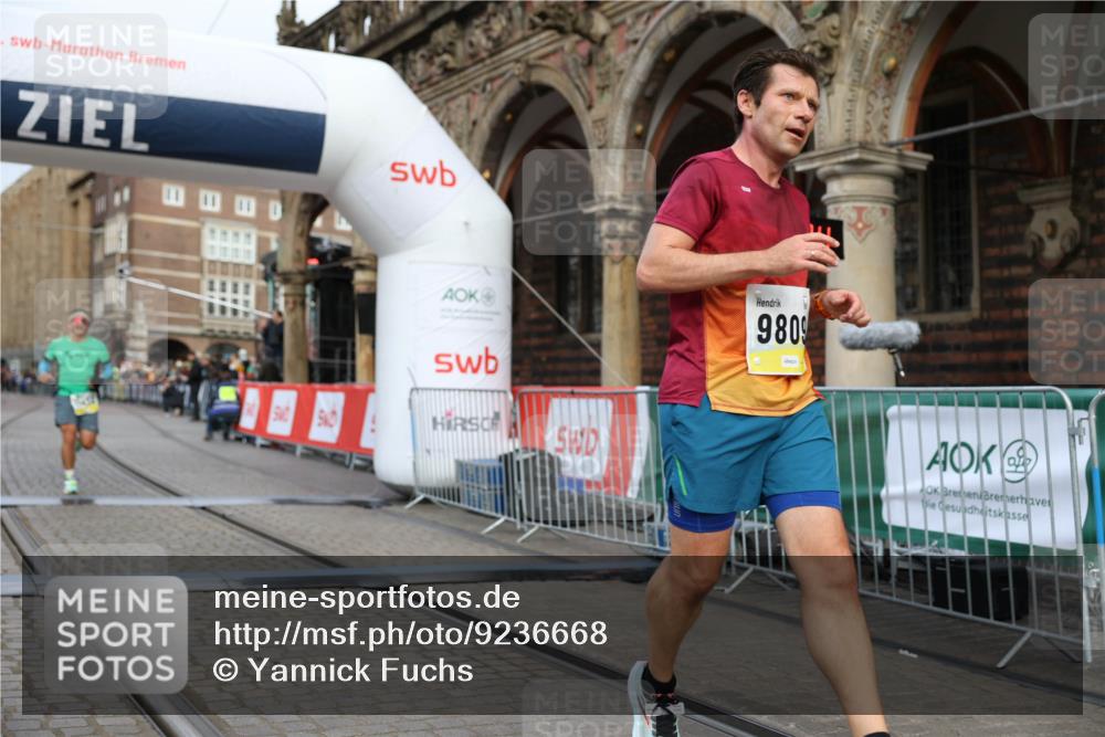 05.10.2025 - 20. swb-Marathon Bremen Yannick Fuchs http://msf.ph/oto/9236668 05.10.2025 10:38:30 Ziel 9809, 11430 meine-sportfotos.de