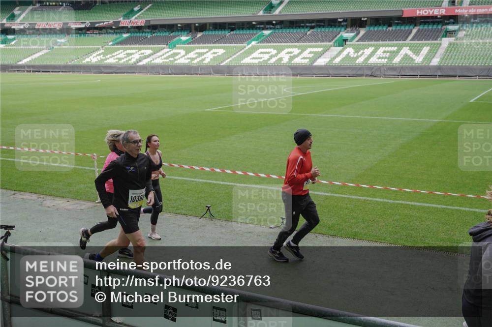 05.10.2025 - 20. swb-Marathon Bremen Michael Burmester http://msf.ph/oto/9236763 05.10.2025 10:32:32 Laufen im Stadion 7165, 8118, 8326, 8333, 9176, 9187, 9238, 9268, 9284, 9295, 9313, 9318, 9407, 9415, 9427, 9436, 9439, 9456, 9461, 9464, 9475, 9494, 9514, 9517, 9548, 9621, 9650, 9701, 9754, 9776, 9807, 9830, 9834, 9868, 9918, 9939, 9956, 9957, 9985, 10007, 10019, 10038, 10046, 10057, 10064, 10075, 10097, 10128, 10174, 10215, 10242, 10262, 10308, 10309, 10326, 10327, 10349, 10369, 10385, 10388, 10416, 10436, 10460, 10468, 10487, 10616, 10662, 10785, 9506, 9903, 10014, 10020, 10719 meine-sportfotos.de