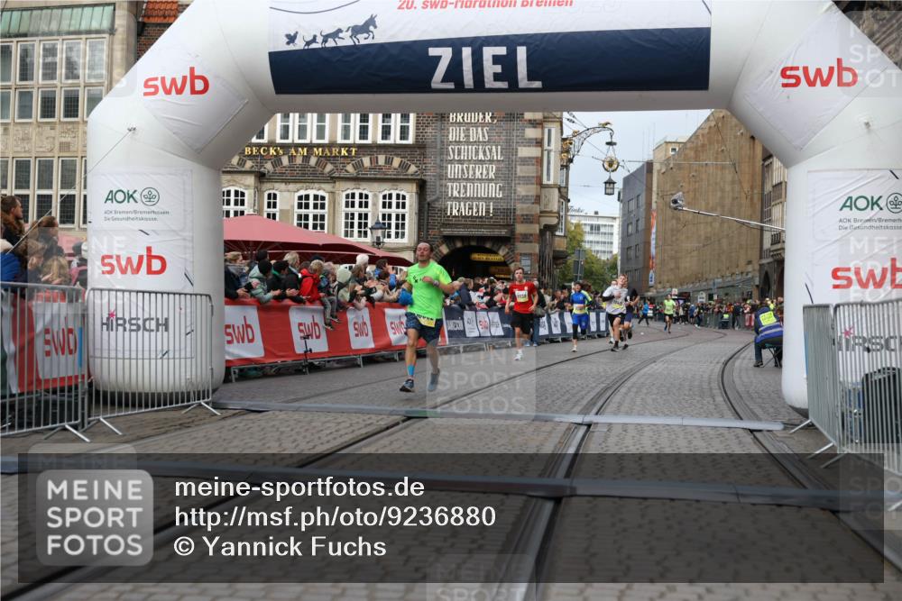 05.10.2025 - 20. swb-Marathon Bremen Yannick Fuchs http://msf.ph/oto/9236880 05.10.2025 10:38:50 Ziel 9341, 10409, 10862, 11132 meine-sportfotos.de