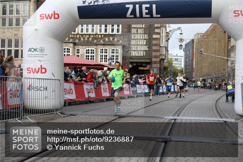 05.10.2025 - 20. swb-Marathon Bremen Yannick Fuchs http://msf.ph/oto/9236887 05.10.2025 10:38:50 Ziel 9341, 10409, 10862, 11132 meine-sportfotos.de