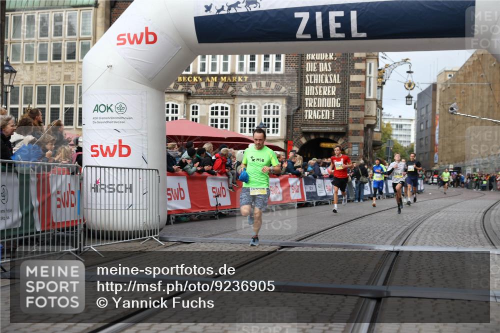 05.10.2025 - 20. swb-Marathon Bremen Yannick Fuchs http://msf.ph/oto/9236905 05.10.2025 10:38:50 Ziel 9341, 10409, 10862, 11132 meine-sportfotos.de