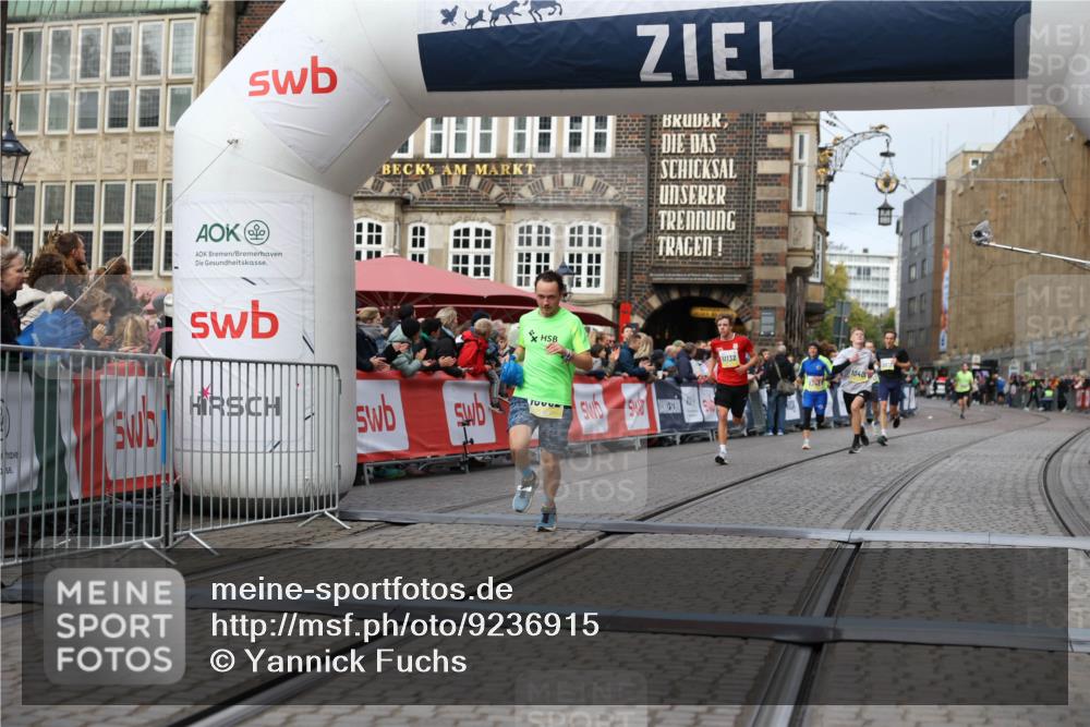 05.10.2025 - 20. swb-Marathon Bremen Yannick Fuchs http://msf.ph/oto/9236915 05.10.2025 10:38:50 Ziel 9341, 10409, 10862, 11132 meine-sportfotos.de