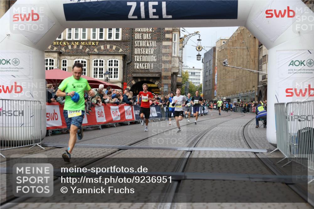 05.10.2025 - 20. swb-Marathon Bremen Yannick Fuchs http://msf.ph/oto/9236951 05.10.2025 10:38:51 Ziel 9341, 10409, 10517, 10862, 11132 meine-sportfotos.de