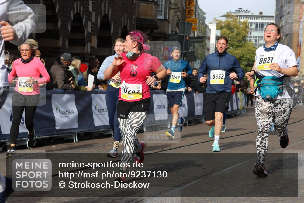 05.10.2025 - 20. swb-Marathon Bremen Strokosch-Dieckow http://msf.ph/oto/9237130 05.10.2025 10:55:47 Ziel 9521, 9621, 9882, 10253, 10287, 10323, 10385, 10610, 10653, 10800, 11052, 11249, 11439, 11624 meine-sportfotos.de