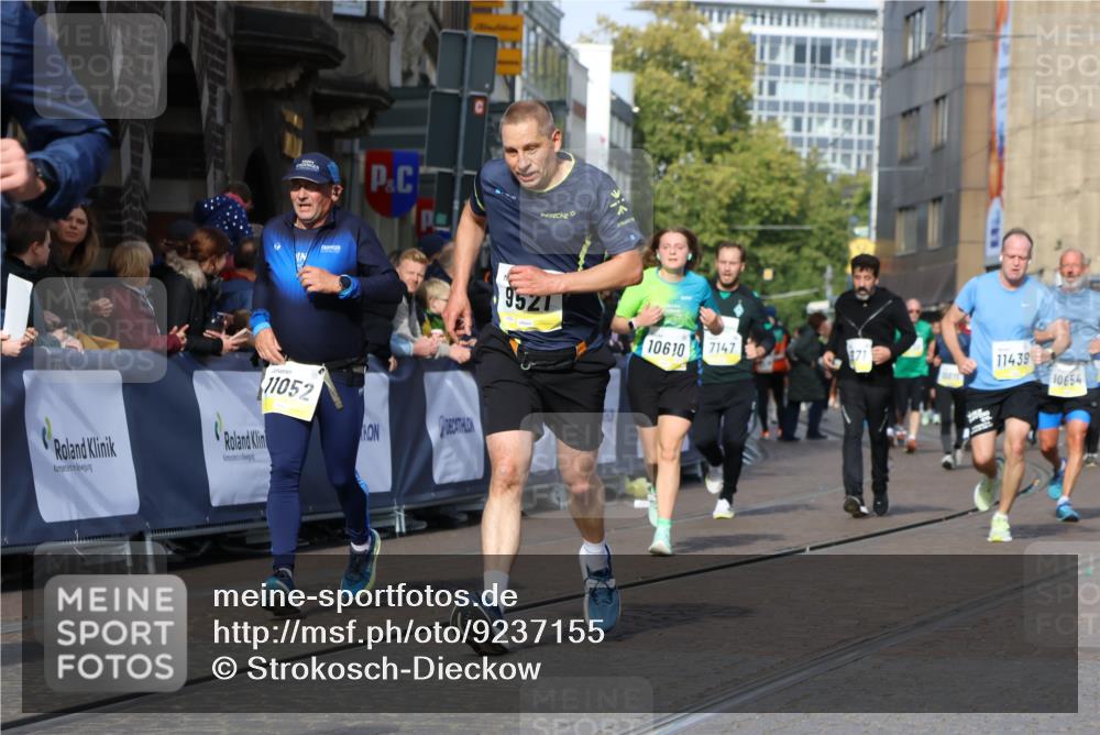 05.10.2025 - 20. swb-Marathon Bremen Strokosch-Dieckow http://msf.ph/oto/9237155 05.10.2025 10:55:49 Ziel 7147, 9521, 9621, 9871, 9882, 10253, 10287, 10385, 10610, 10653, 10654, 10800, 11052, 11249, 11439, 11624 meine-sportfotos.de