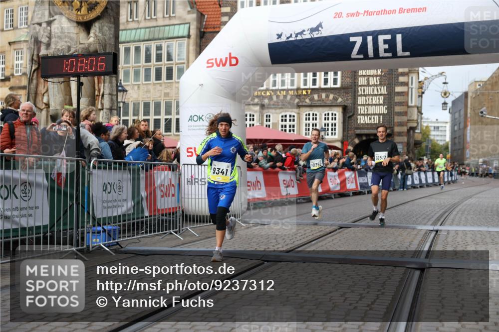05.10.2025 - 20. swb-Marathon Bremen Yannick Fuchs http://msf.ph/oto/9237312 05.10.2025 10:38:55 Ziel 9341, 10352, 10409, 10517, 10862, 11132 meine-sportfotos.de