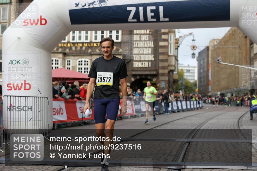05.10.2025 - 20. swb-Marathon Bremen Yannick Fuchs http://msf.ph/oto/9237516 05.10.2025 10:38:58 Ziel 9341, 10352, 10409, 10517, 10967, 11132 meine-sportfotos.de