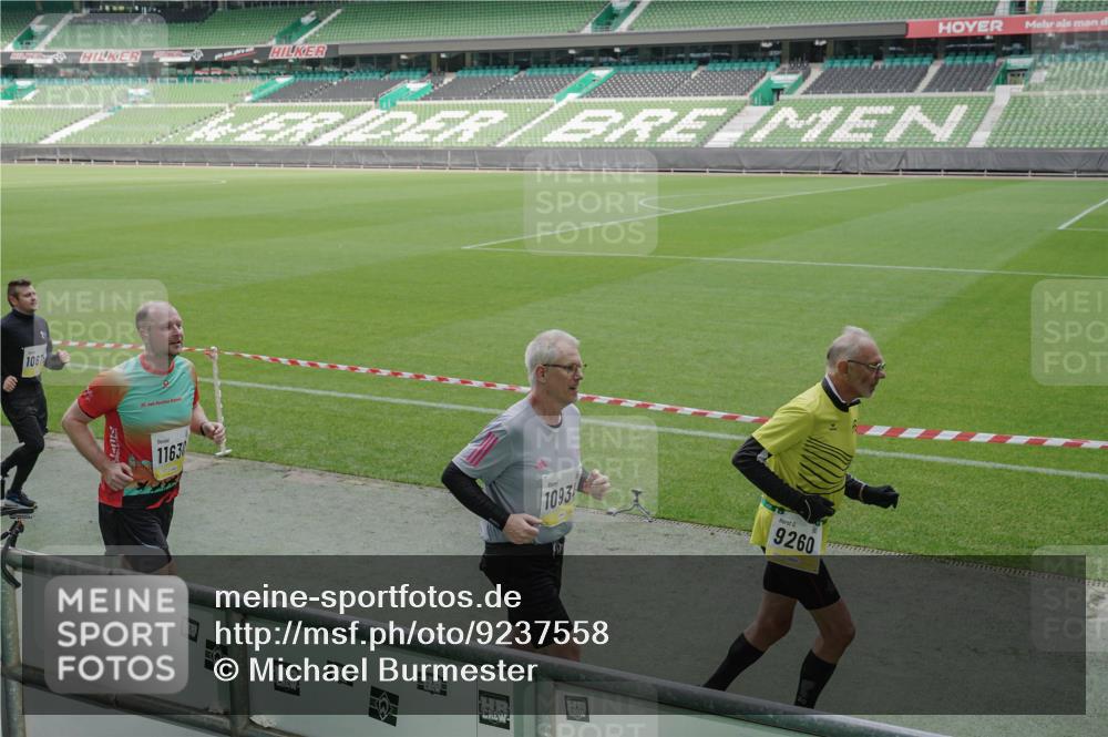 05.10.2025 - 20. swb-Marathon Bremen Michael Burmester http://msf.ph/oto/9237558 05.10.2025 10:33:10 Laufen im Stadion 7077, 7165, 9187, 9195, 9197, 9238, 9258, 9260, 9295, 9318, 9359, 9367, 9392, 9402, 9407, 9424, 9456, 9461, 9464, 9475, 9492, 9494, 9514, 9539, 9541, 9548, 9570, 9574, 9577, 9650, 9654, 9703, 9717, 9754, 9835, 9856, 9900, 9918, 9933, 9935, 9939, 9950, 10007, 10008, 10032, 10034, 10042, 10046, 10097, 10174, 10232, 10233, 10234, 10253, 10256, 10308, 10309, 10323, 10326, 10349, 10387, 10388, 10394, 10402, 10436, 10475, 10484, 10487, 10533, 10915, 10992 meine-sportfotos.de