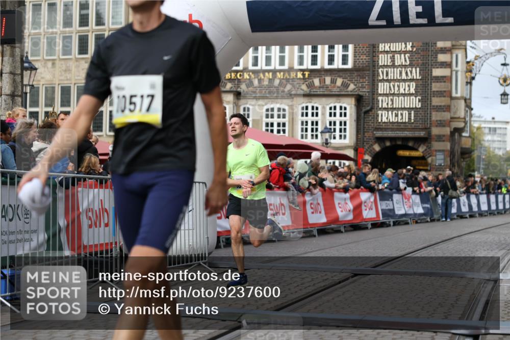 05.10.2025 - 20. swb-Marathon Bremen Yannick Fuchs http://msf.ph/oto/9237600 05.10.2025 10:39:00 Ziel 9341, 10352, 10517, 10967 meine-sportfotos.de