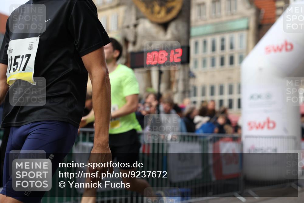 05.10.2025 - 20. swb-Marathon Bremen Yannick Fuchs http://msf.ph/oto/9237672 05.10.2025 10:39:02 Ziel 10352, 10967 meine-sportfotos.de