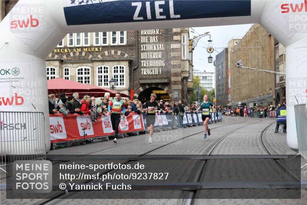 05.10.2025 - 20. swb-Marathon Bremen Yannick Fuchs http://msf.ph/oto/9237827 05.10.2025 10:39:10 Ziel 9403, 10847, 11594 meine-sportfotos.de