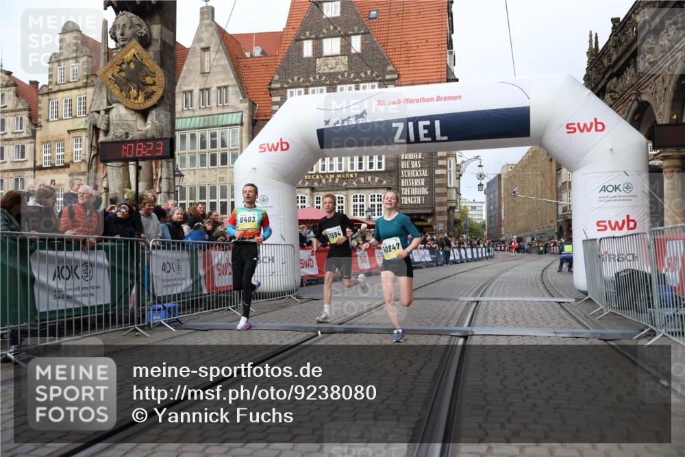 05.10.2025 - 20. swb-Marathon Bremen Yannick Fuchs http://msf.ph/oto/9238080 05.10.2025 10:39:13 Ziel 9403, 10847, 11594 meine-sportfotos.de