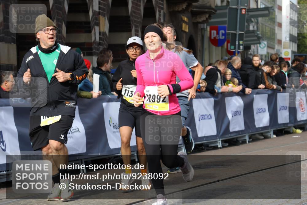 05.10.2025 - 20. swb-Marathon Bremen Strokosch-Dieckow http://msf.ph/oto/9238092 05.10.2025 10:56:14 Ziel 9258, 9855, 9968, 10191, 10196, 10424, 10989, 10992, 11364, 11366, 11554, 11630, 11741 meine-sportfotos.de