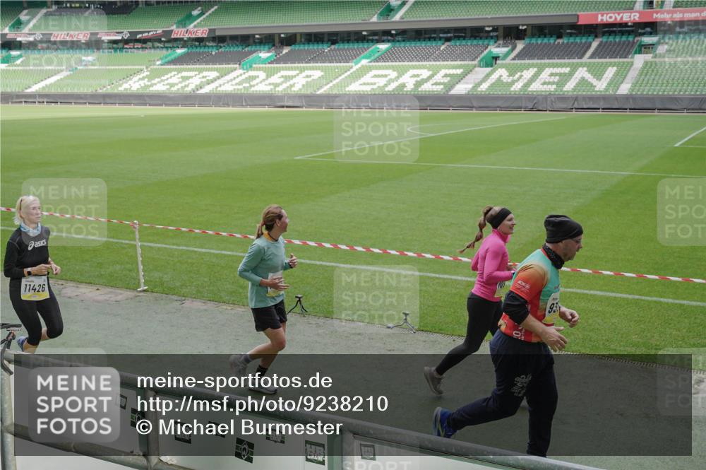 05.10.2025 - 20. swb-Marathon Bremen Michael Burmester http://msf.ph/oto/9238210 05.10.2025 10:33:31 Laufen im Stadion 5172, 7077, 9000, 9195, 9197, 9221, 9258, 9260, 9282, 9295, 9359, 9367, 9392, 9402, 9424, 9461, 9464, 9492, 9520, 9529, 9539, 9541, 9560, 9569, 9570, 9574, 9577, 9633, 9654, 9703, 9717, 9811, 9835, 9855, 9856, 9900, 9918, 9933, 9935, 9950, 10008, 10032, 10034, 10042, 10180, 10232, 10233, 10234, 10253, 10256, 10287, 10302, 10307, 10323, 10387, 10394, 10402, 10475, 10484, 10533, 10546, 10591, 10755, 10758, 10794, 10915, 10992, 7165, 9407 meine-sportfotos.de