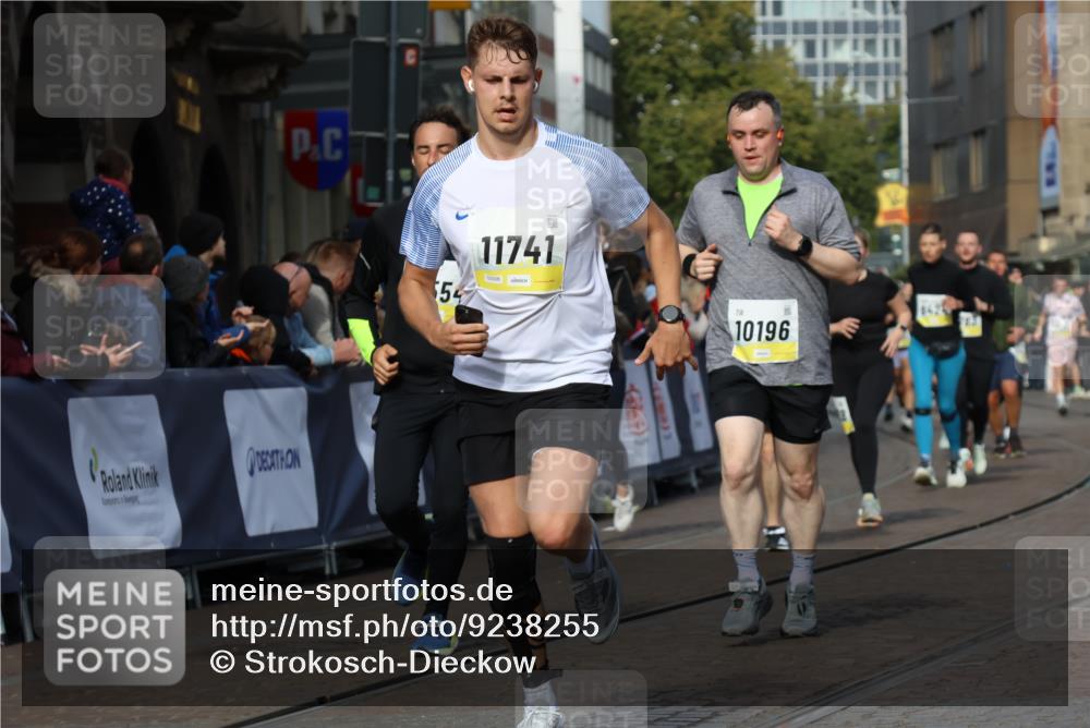 05.10.2025 - 20. swb-Marathon Bremen Strokosch-Dieckow http://msf.ph/oto/9238255 05.10.2025 10:56:16 Ziel 9258, 9855, 10028, 10191, 10196, 10424, 10590, 10992, 11364, 11554, 11630, 11662, 11741 meine-sportfotos.de