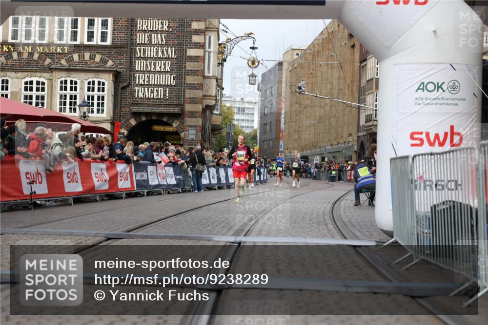 05.10.2025 - 20. swb-Marathon Bremen Yannick Fuchs http://msf.ph/oto/9238289 05.10.2025 10:39:22 Ziel 10908 meine-sportfotos.de