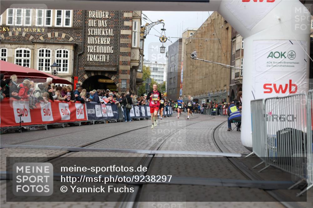 05.10.2025 - 20. swb-Marathon Bremen Yannick Fuchs http://msf.ph/oto/9238297 05.10.2025 10:39:22 Ziel 10908 meine-sportfotos.de