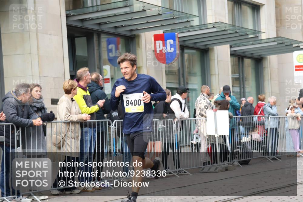 05.10.2025 - 20. swb-Marathon Bremen Strokosch-Dieckow http://msf.ph/oto/9238336 05.10.2025 10:46:05 Ziel 9009, 9207, 9351, 9362, 9400, 9921, 10268, 11167, 11462, 9009, 9207, 9351, 9362, 9400, 9921, 10268, 11167, 11462 meine-sportfotos.de