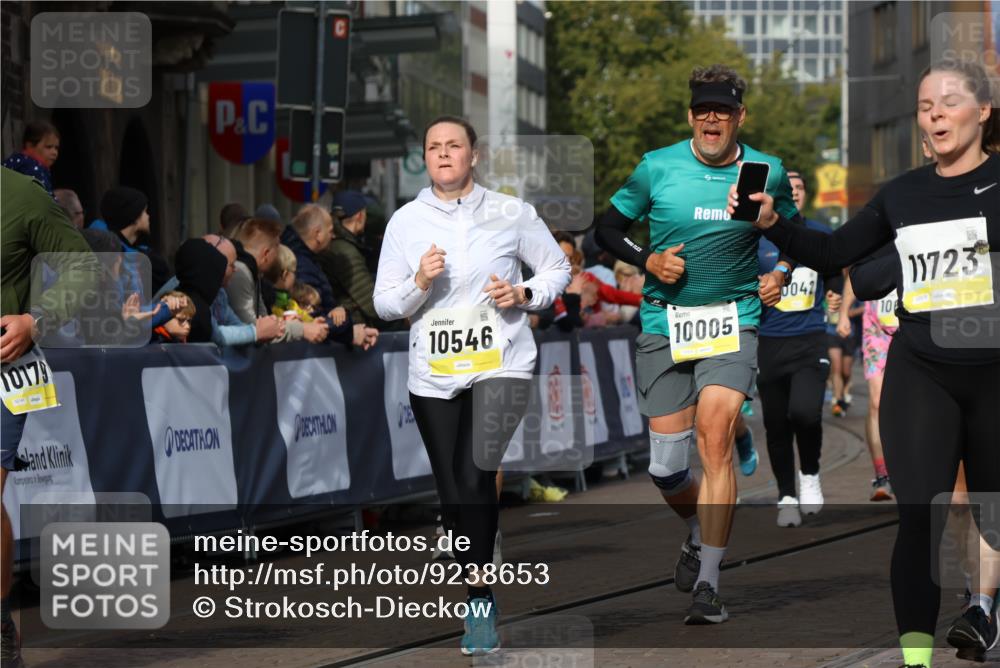 05.10.2025 - 20. swb-Marathon Bremen Strokosch-Dieckow http://msf.ph/oto/9238653 05.10.2025 10:56:26 Ziel 9424, 9783, 9790, 9932, 10005, 10028, 10179, 10387, 10546, 10590, 10648, 11100, 11253, 11571, 11662, 11723 meine-sportfotos.de