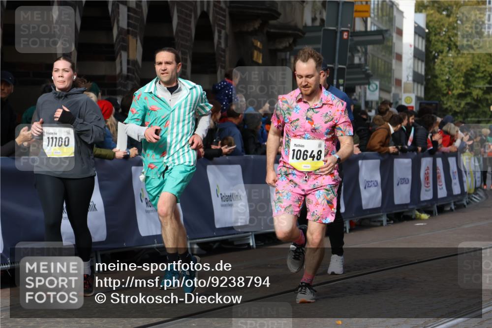 05.10.2025 - 20. swb-Marathon Bremen Strokosch-Dieckow http://msf.ph/oto/9238794 05.10.2025 10:56:30 Ziel 9547, 9790, 9886, 9932, 10005, 10008, 10042, 10179, 10387, 10546, 10648, 10971, 11100, 11253, 11260, 11571, 11691 meine-sportfotos.de