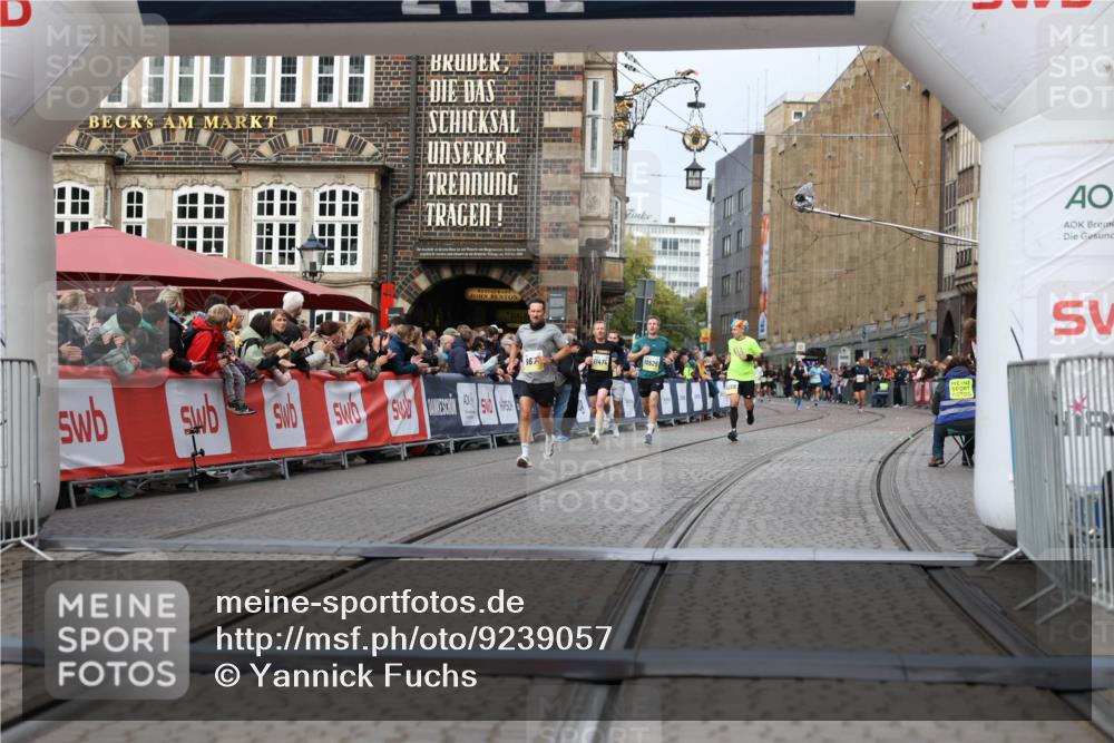05.10.2025 - 20. swb-Marathon Bremen Yannick Fuchs http://msf.ph/oto/9239057 05.10.2025 10:39:38 Ziel 9671, 11474 meine-sportfotos.de
