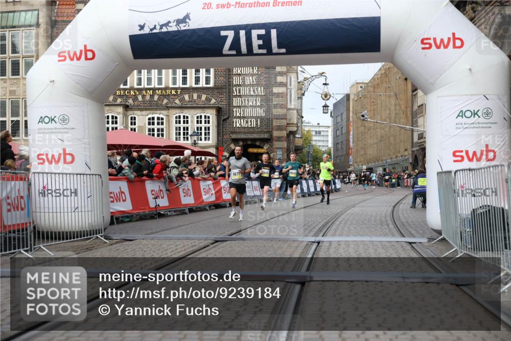 05.10.2025 - 20. swb-Marathon Bremen Yannick Fuchs http://msf.ph/oto/9239184 05.10.2025 10:39:40 Ziel 9289, 9671, 10525, 11474 meine-sportfotos.de