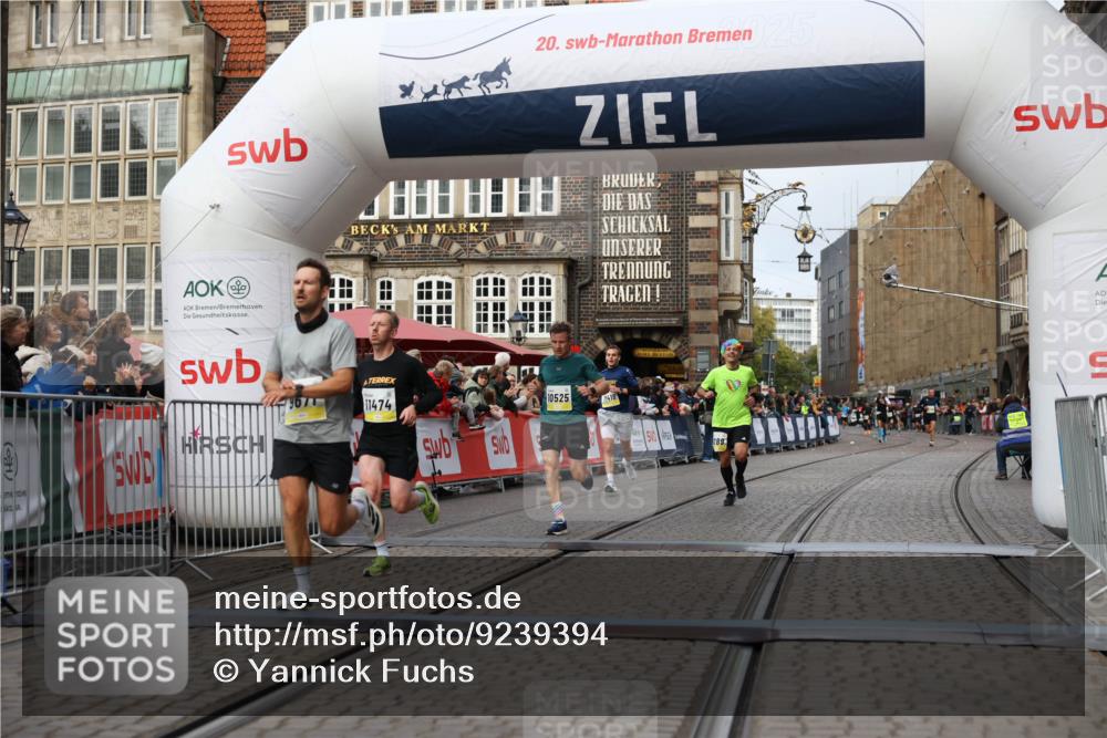 05.10.2025 - 20. swb-Marathon Bremen Yannick Fuchs http://msf.ph/oto/9239394 05.10.2025 10:39:42 Ziel 9289, 9671, 10525, 11418, 11474 meine-sportfotos.de