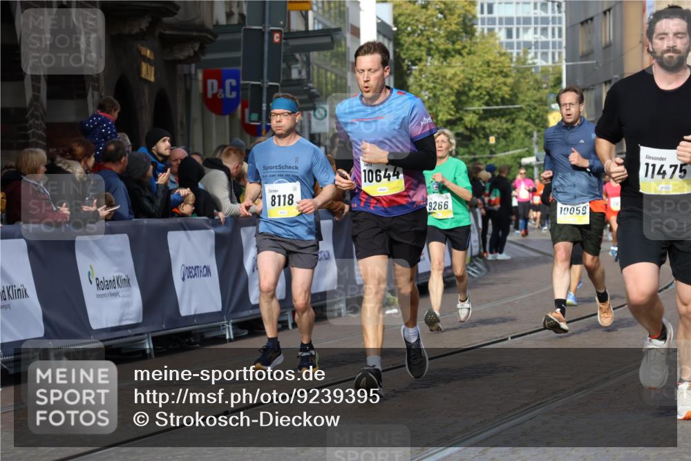 05.10.2025 - 20. swb-Marathon Bremen Strokosch-Dieckow http://msf.ph/oto/9239395 05.10.2025 10:56:39 Ziel 8118, 9266, 9547, 9886, 10008, 10059, 10644, 10683, 10971, 11426, 11475, 11691, 11734 meine-sportfotos.de