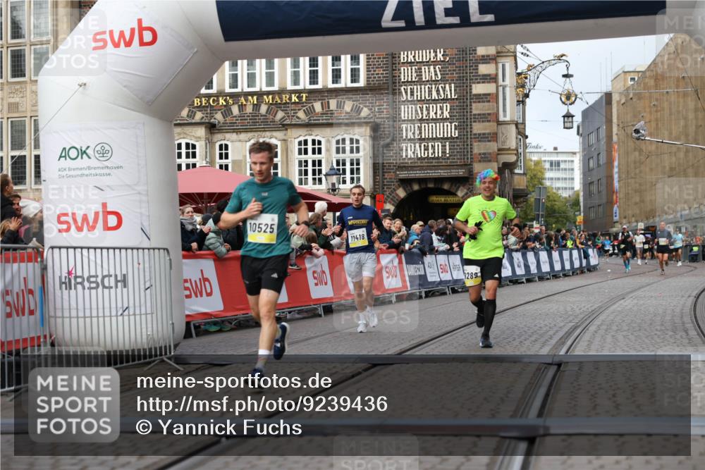 05.10.2025 - 20. swb-Marathon Bremen Yannick Fuchs http://msf.ph/oto/9239436 05.10.2025 10:39:43 Ziel 9289, 9671, 10525, 11418, 11474 meine-sportfotos.de
