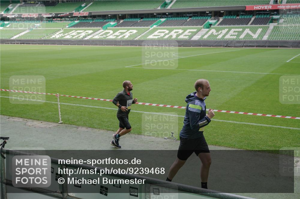 05.10.2025 - 20. swb-Marathon Bremen Michael Burmester http://msf.ph/oto/9239468 05.10.2025 10:34:10 Laufen im Stadion 5172, 7101, 7215, 9000, 9221, 9266, 9282, 9309, 9314, 9372, 9424, 9472, 9489, 9520, 9521, 9529, 9547, 9560, 9569, 9585, 9591, 9633, 9714, 9783, 9811, 9820, 9855, 9872, 9881, 9882, 9902, 9932, 9943, 9947, 10003, 10005, 10009, 10015, 10024, 10028, 10069, 10107, 10111, 10116, 10178, 10180, 10191, 10195, 10196, 10231, 10261, 10285, 10287, 10302, 10307, 10398, 10408, 10424, 10466, 10546, 10590, 10591, 10641, 10648, 10755, 10758, 10794, 7077, 9258, 10233 meine-sportfotos.de