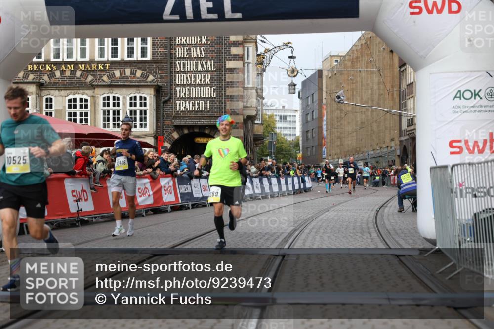 05.10.2025 - 20. swb-Marathon Bremen Yannick Fuchs http://msf.ph/oto/9239473 05.10.2025 10:39:44 Ziel 9289, 9671, 10525, 11418, 11474 meine-sportfotos.de