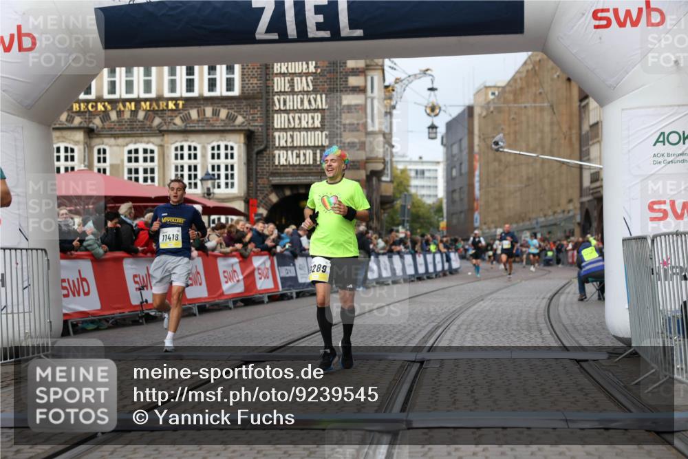 05.10.2025 - 20. swb-Marathon Bremen Yannick Fuchs http://msf.ph/oto/9239545 05.10.2025 10:39:44 Ziel 9289, 9671, 10525, 11418, 11474 meine-sportfotos.de