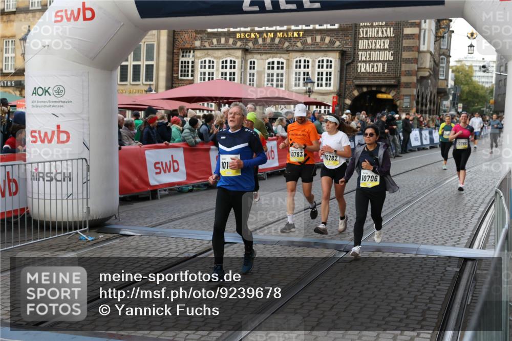 05.10.2025 - 20. swb-Marathon Bremen Yannick Fuchs http://msf.ph/oto/9239678 05.10.2025 11:08:05 Ziel 8123, 9212, 10135, 10365, 10366, 10706, 10782, 10783, 11677 meine-sportfotos.de