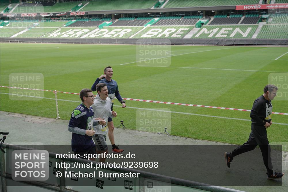 05.10.2025 - 20. swb-Marathon Bremen Michael Burmester http://msf.ph/oto/9239698 05.10.2025 10:34:16 Laufen im Stadion 5172, 7101, 7215, 9000, 9266, 9309, 9314, 9372, 9472, 9489, 9520, 9521, 9529, 9547, 9560, 9585, 9591, 9714, 9719, 9783, 9811, 9820, 9844, 9872, 9881, 9882, 9902, 9932, 9943, 9947, 10003, 10005, 10009, 10015, 10024, 10028, 10069, 10088, 10107, 10111, 10116, 10178, 10180, 10191, 10195, 10196, 10231, 10261, 10285, 10287, 10302, 10307, 10329, 10398, 10408, 10424, 10466, 10527, 10546, 10590, 10591, 10641, 10648, 10758, 10794, 7077, 9258, 10233 meine-sportfotos.de